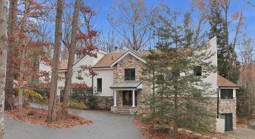 10701 SYCAMORE SPRINGS LN, GREAT FALLS, Virginia 22066, 6 Bedrooms Bedrooms, ,4 BathroomsBathrooms,Residential,For sale,10701 SYCAMORE SPRINGS LN,VAFX2279598 MLS # VAFX2279598