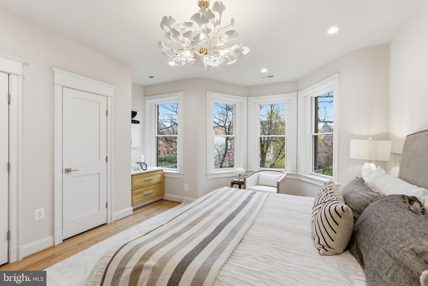 1319 EAST CAPITOL ST SE, WASHINGTON, District Of Columbia 20003, 4 Bedrooms Bedrooms, ,3 BathroomsBathrooms,Residential,For sale,1319 EAST CAPITOL ST SE,DCDC2232466 MLS # DCDC2232466