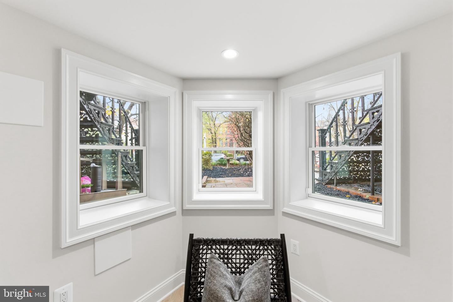 1319 EAST CAPITOL ST SE, WASHINGTON, District Of Columbia 20003, 4 Bedrooms Bedrooms, ,3 BathroomsBathrooms,Residential,For sale,1319 EAST CAPITOL ST SE,DCDC2232466 MLS # DCDC2232466