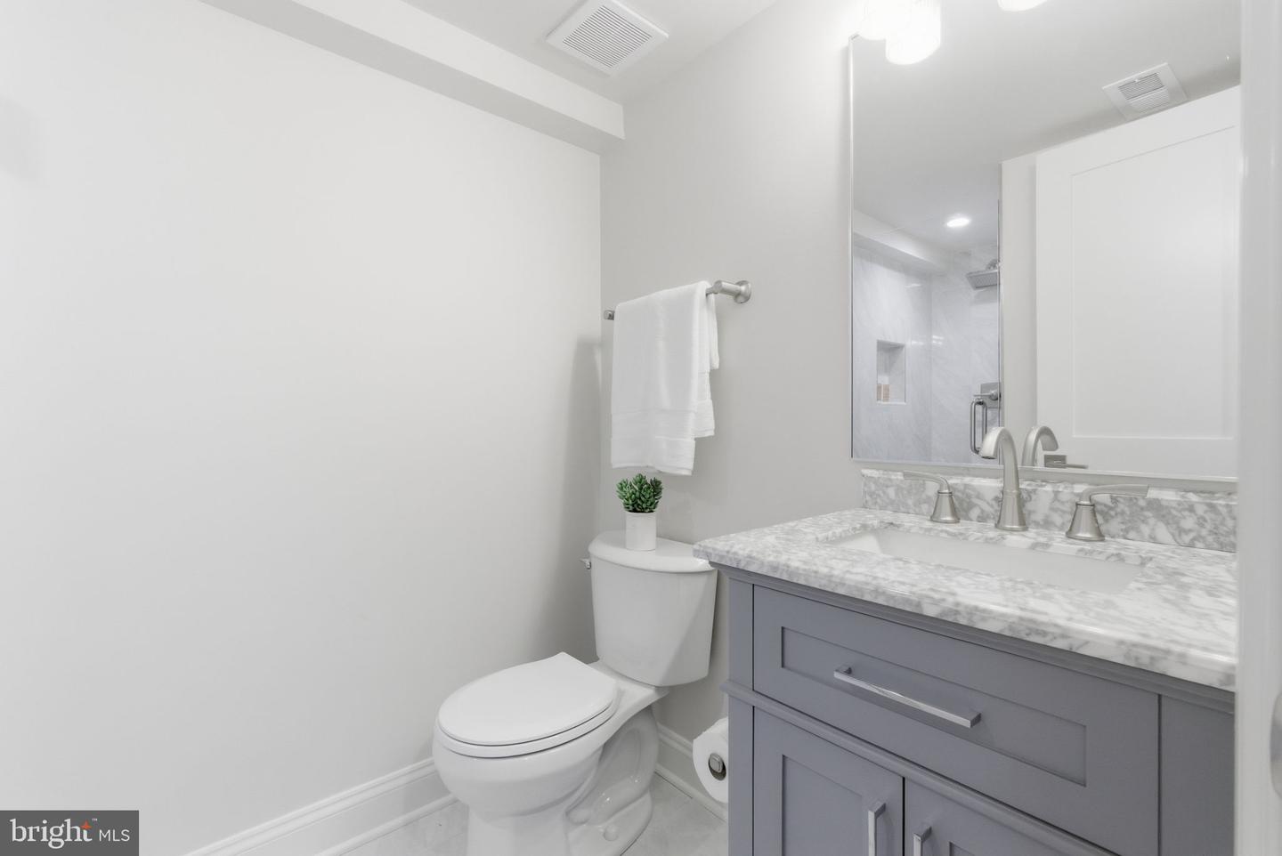 1319 EAST CAPITOL ST SE, WASHINGTON, District Of Columbia 20003, 4 Bedrooms Bedrooms, ,3 BathroomsBathrooms,Residential,For sale,1319 EAST CAPITOL ST SE,DCDC2232466 MLS # DCDC2232466