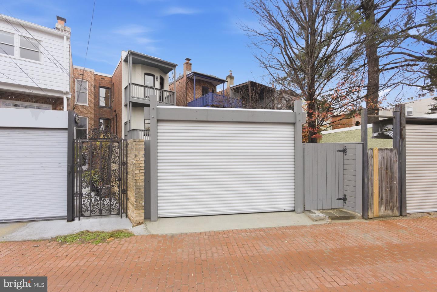 1319 EAST CAPITOL ST SE, WASHINGTON, District Of Columbia 20003, 4 Bedrooms Bedrooms, ,3 BathroomsBathrooms,Residential,For sale,1319 EAST CAPITOL ST SE,DCDC2232466 MLS # DCDC2232466