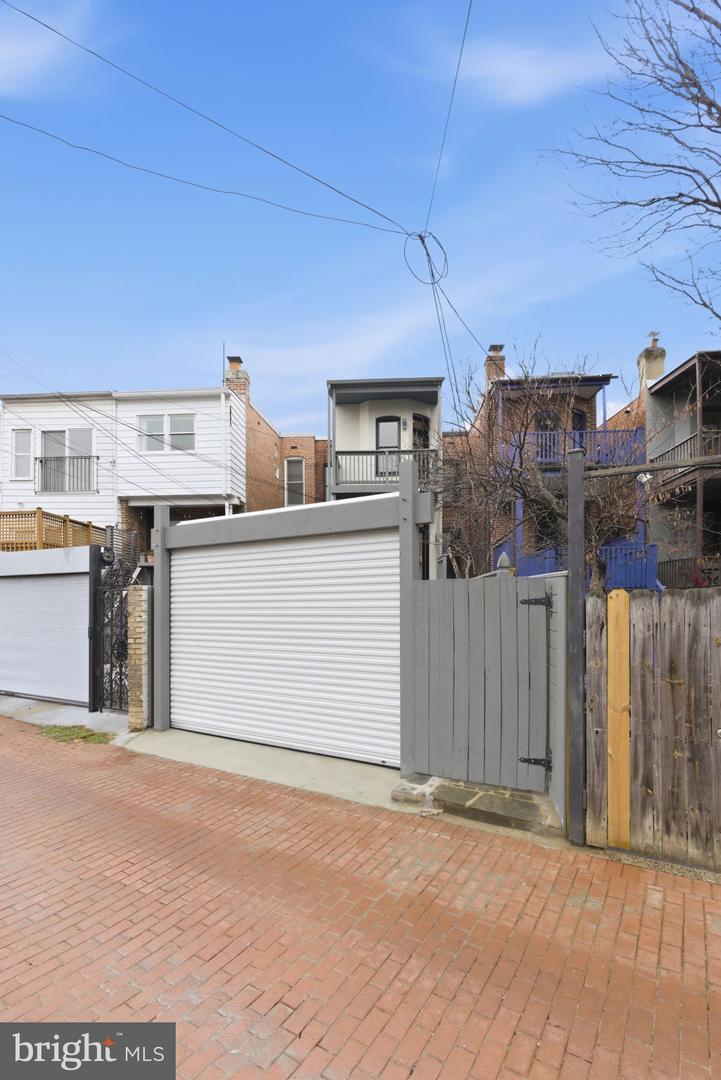 1319 EAST CAPITOL ST SE, WASHINGTON, District Of Columbia 20003, 4 Bedrooms Bedrooms, ,3 BathroomsBathrooms,Residential,For sale,1319 EAST CAPITOL ST SE,DCDC2232466 MLS # DCDC2232466