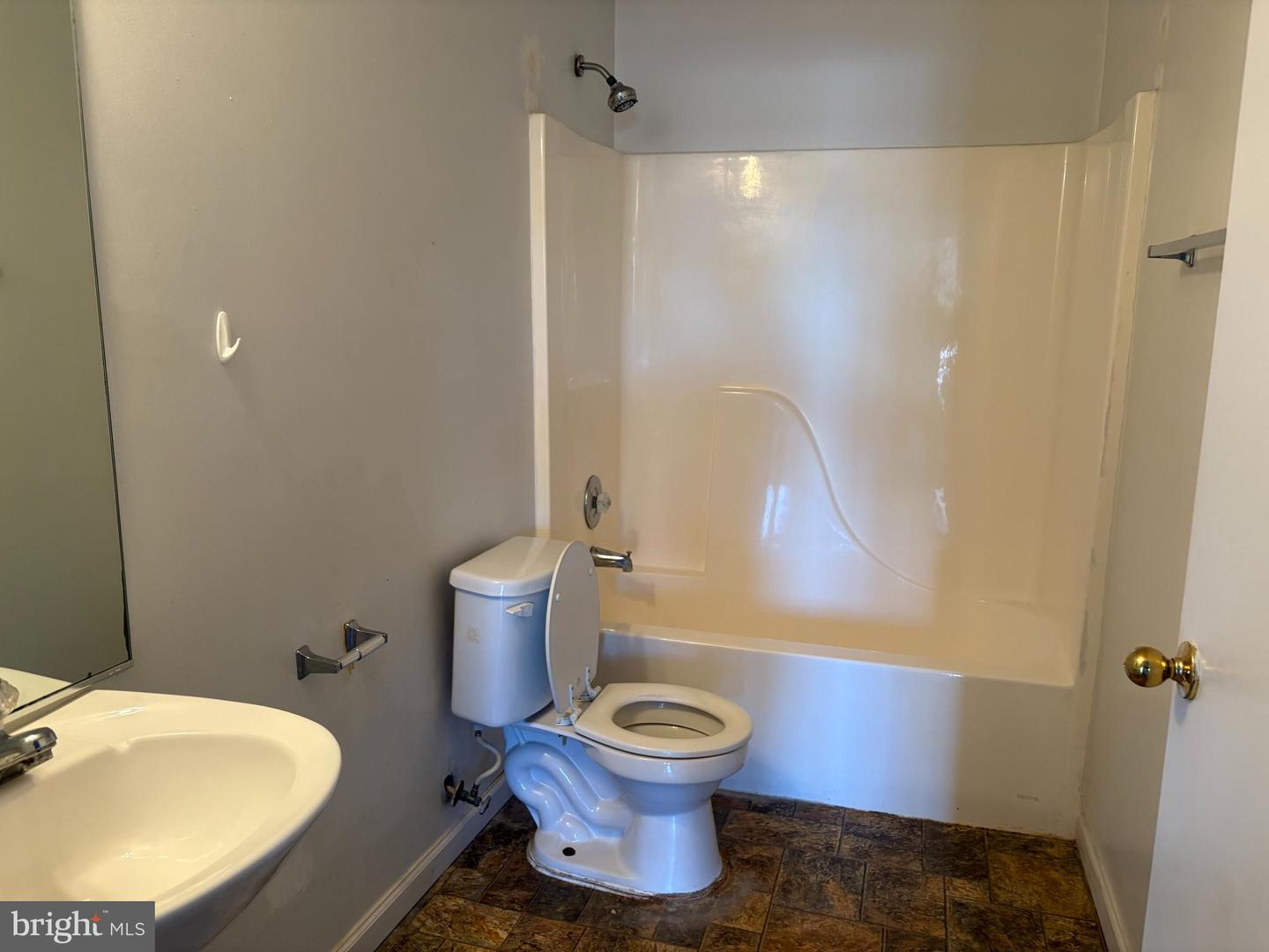 129 BROOKLAND TER #1, WINCHESTER, Virginia 22602, 2 Bedrooms Bedrooms, ,2 BathroomsBathrooms,Residential,For sale,129 BROOKLAND TER #1,VAFV2038136 MLS # VAFV2038136