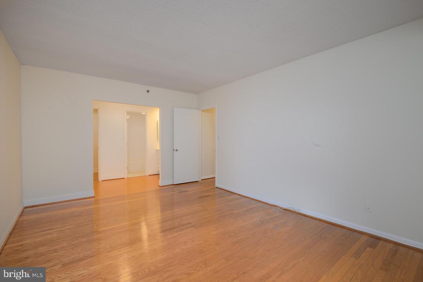 1016 S WAYNE ST S #604, ARLINGTON, Virginia 22204, 2 Bedrooms Bedrooms, ,2 BathroomsBathrooms,Residential,For sale,1016 S WAYNE ST S #604,VAAR2066276 MLS # VAAR2066276