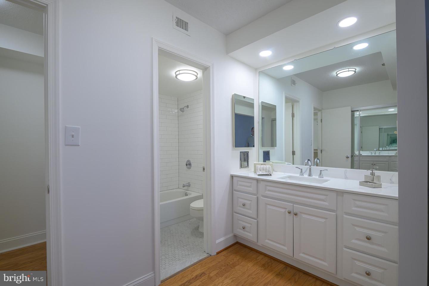 1016 S WAYNE ST S #604, ARLINGTON, Virginia 22204, 2 Bedrooms Bedrooms, ,2 BathroomsBathrooms,Residential,For sale,1016 S WAYNE ST S #604,VAAR2066276 MLS # VAAR2066276