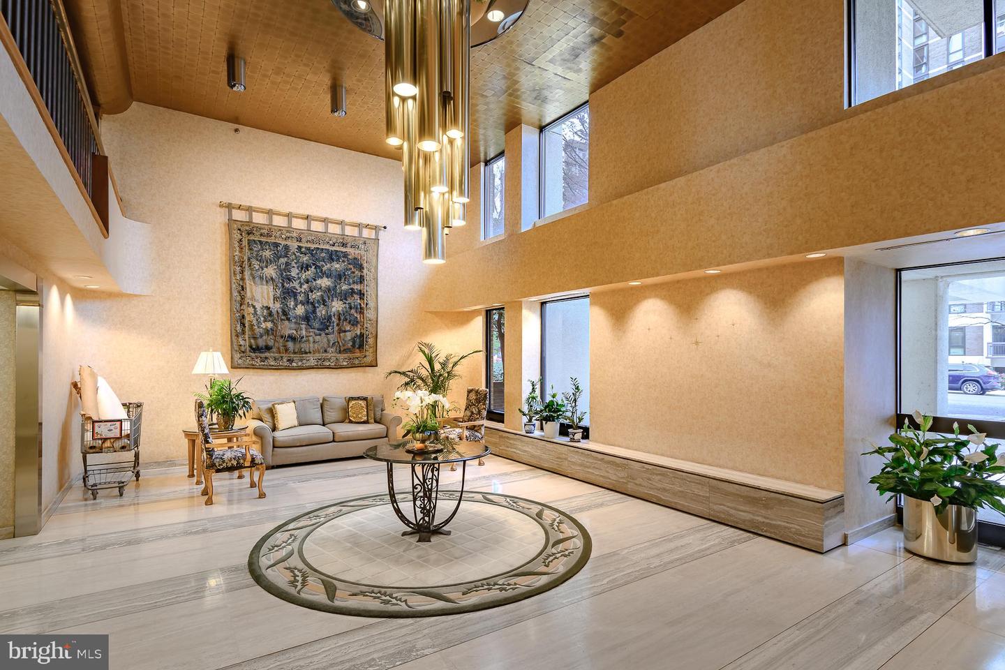 1016 S WAYNE ST S #604, ARLINGTON, Virginia 22204, 2 Bedrooms Bedrooms, ,2 BathroomsBathrooms,Residential,For sale,1016 S WAYNE ST S #604,VAAR2066276 MLS # VAAR2066276