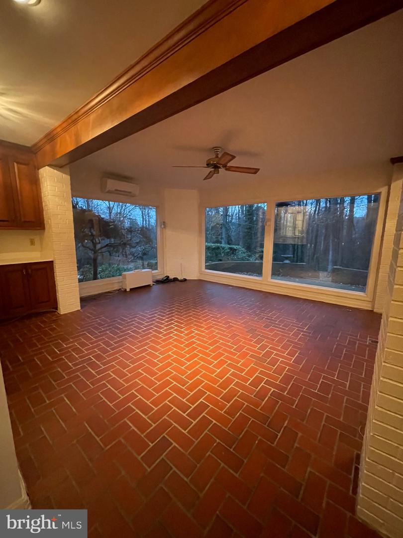 4004 LONGWOOD DR, FREDERICKSBURG, Virginia 22408, 3 Bedrooms Bedrooms, ,2 BathroomsBathrooms,Residential,For sale,4004 LONGWOOD DR,VASP2037746 MLS # VASP2037746