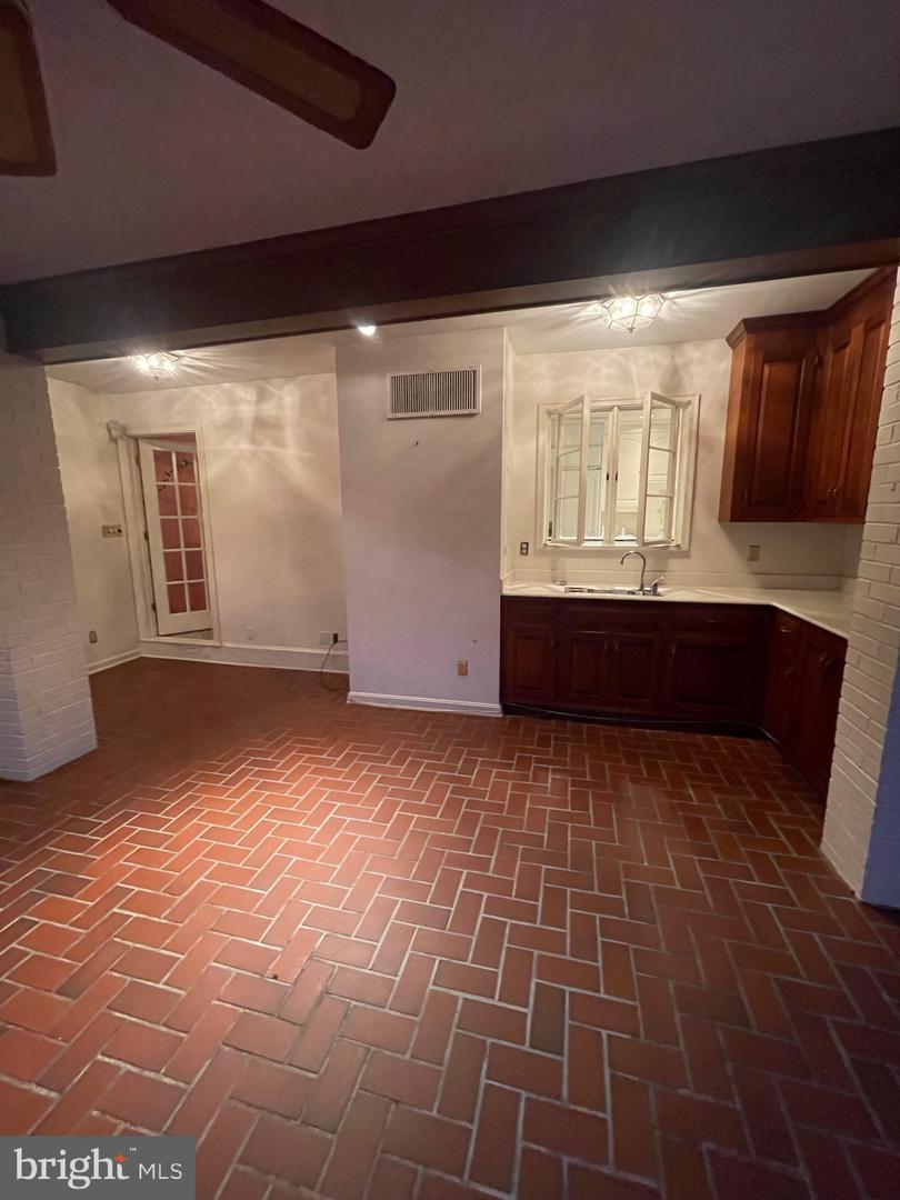 4004 LONGWOOD DR, FREDERICKSBURG, Virginia 22408, 3 Bedrooms Bedrooms, ,2 BathroomsBathrooms,Residential,For sale,4004 LONGWOOD DR,VASP2037746 MLS # VASP2037746