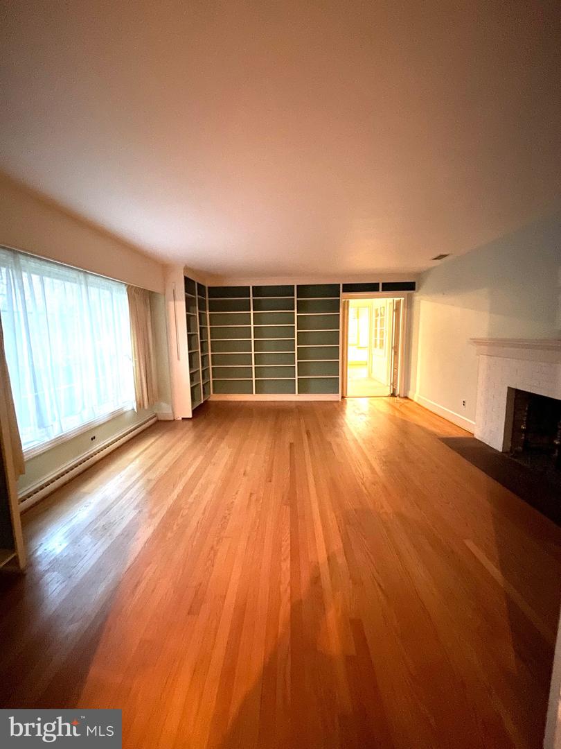 4004 LONGWOOD DR, FREDERICKSBURG, Virginia 22408, 3 Bedrooms Bedrooms, ,2 BathroomsBathrooms,Residential,For sale,4004 LONGWOOD DR,VASP2037746 MLS # VASP2037746