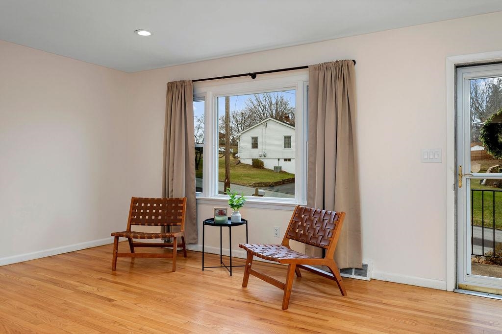 2405 FIFTH ST, STAUNTON, Virginia 24401, 3 Bedrooms Bedrooms, ,1 BathroomBathrooms,Residential,2405 FIFTH ST,671361 MLS # 671361 2405 FIFTH ST, STAUNTON, Virginia 24401, 3 Bedrooms Bedrooms, ,1 BathroomBathrooms,Residential,2405 FIFTH ST,671361 MLS # 671361