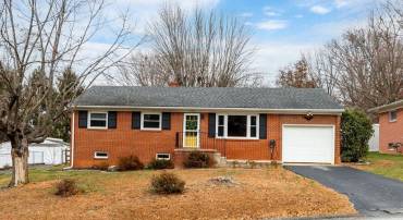 2405 FIFTH ST, STAUNTON, Virginia 24401, 3 Bedrooms Bedrooms, ,1 BathroomBathrooms,Residential,2405 FIFTH ST,671361 MLS # 671361