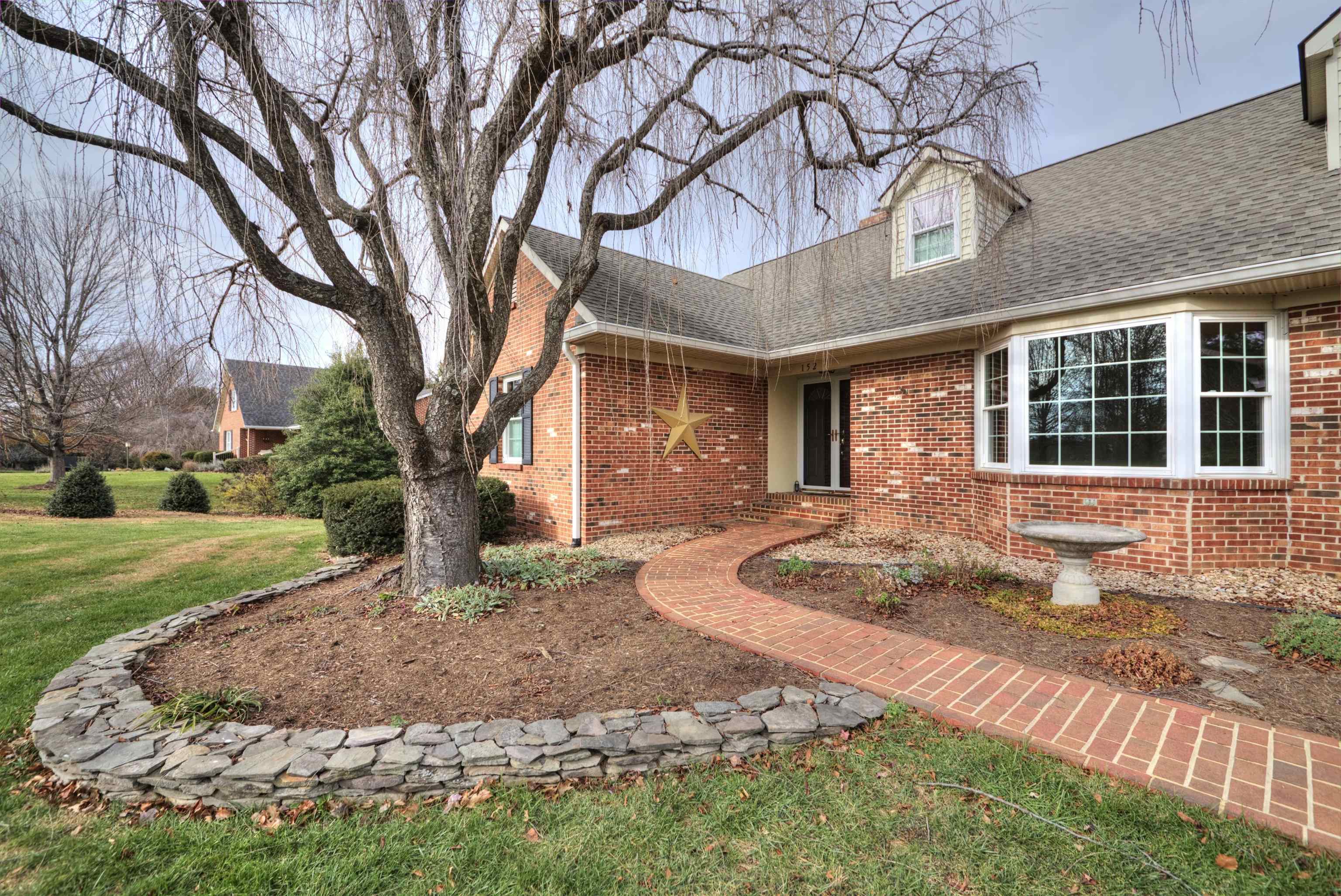 152 HUNTINGTON PL, WAYNESBORO, Virginia 22980, 4 Bedrooms Bedrooms, ,3 BathroomsBathrooms,Residential,152 HUNTINGTON PL,671368 MLS # 671368 152 HUNTINGTON PL, WAYNESBORO, Virginia 22980, 4 Bedrooms Bedrooms, ,3 BathroomsBathrooms,Residential,152 HUNTINGTON PL,671368 MLS # 671368