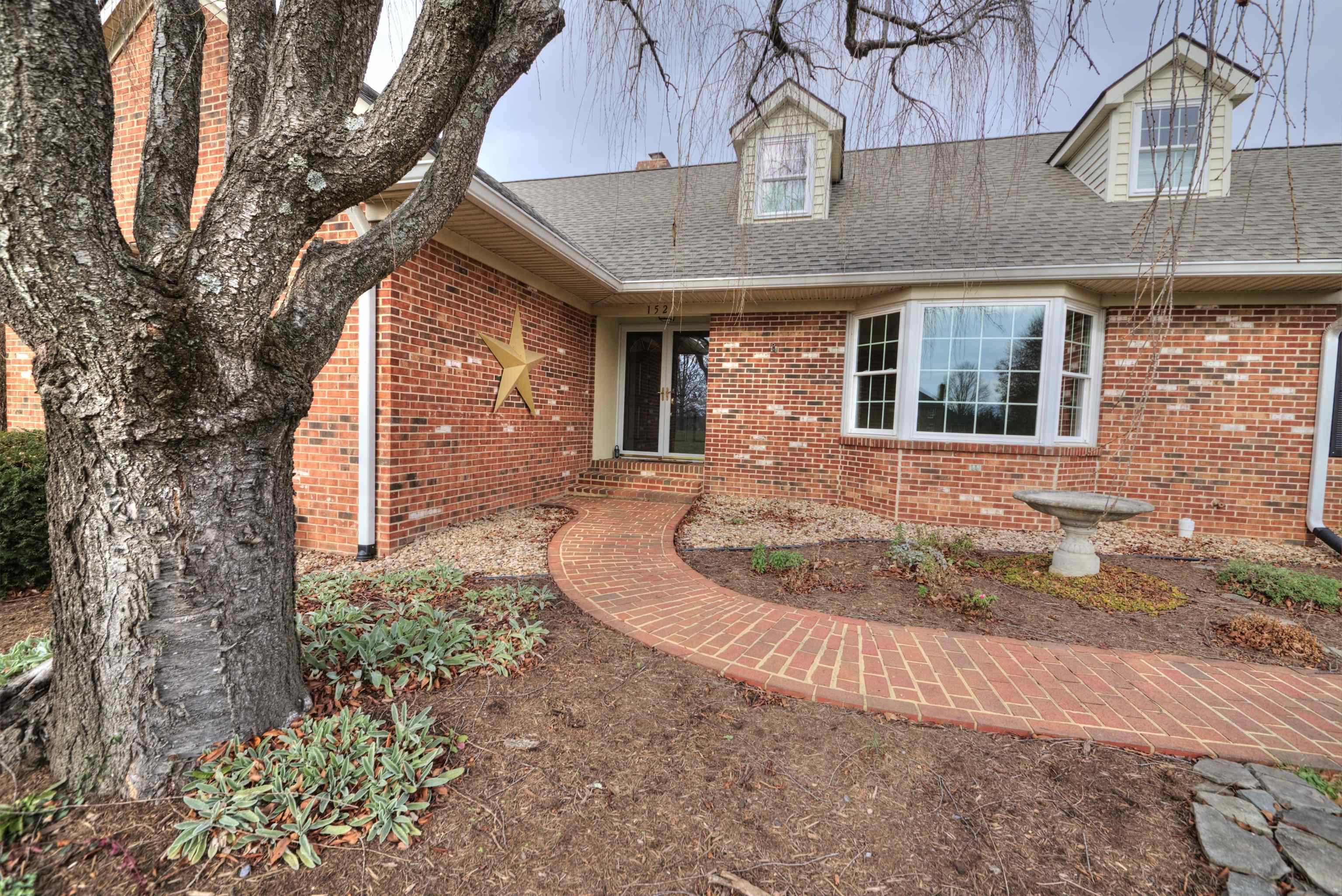 152 HUNTINGTON PL, WAYNESBORO, Virginia 22980, 4 Bedrooms Bedrooms, ,3 BathroomsBathrooms,Residential,152 HUNTINGTON PL,671368 MLS # 671368 152 HUNTINGTON PL, WAYNESBORO, Virginia 22980, 4 Bedrooms Bedrooms, ,3 BathroomsBathrooms,Residential,152 HUNTINGTON PL,671368 MLS # 671368