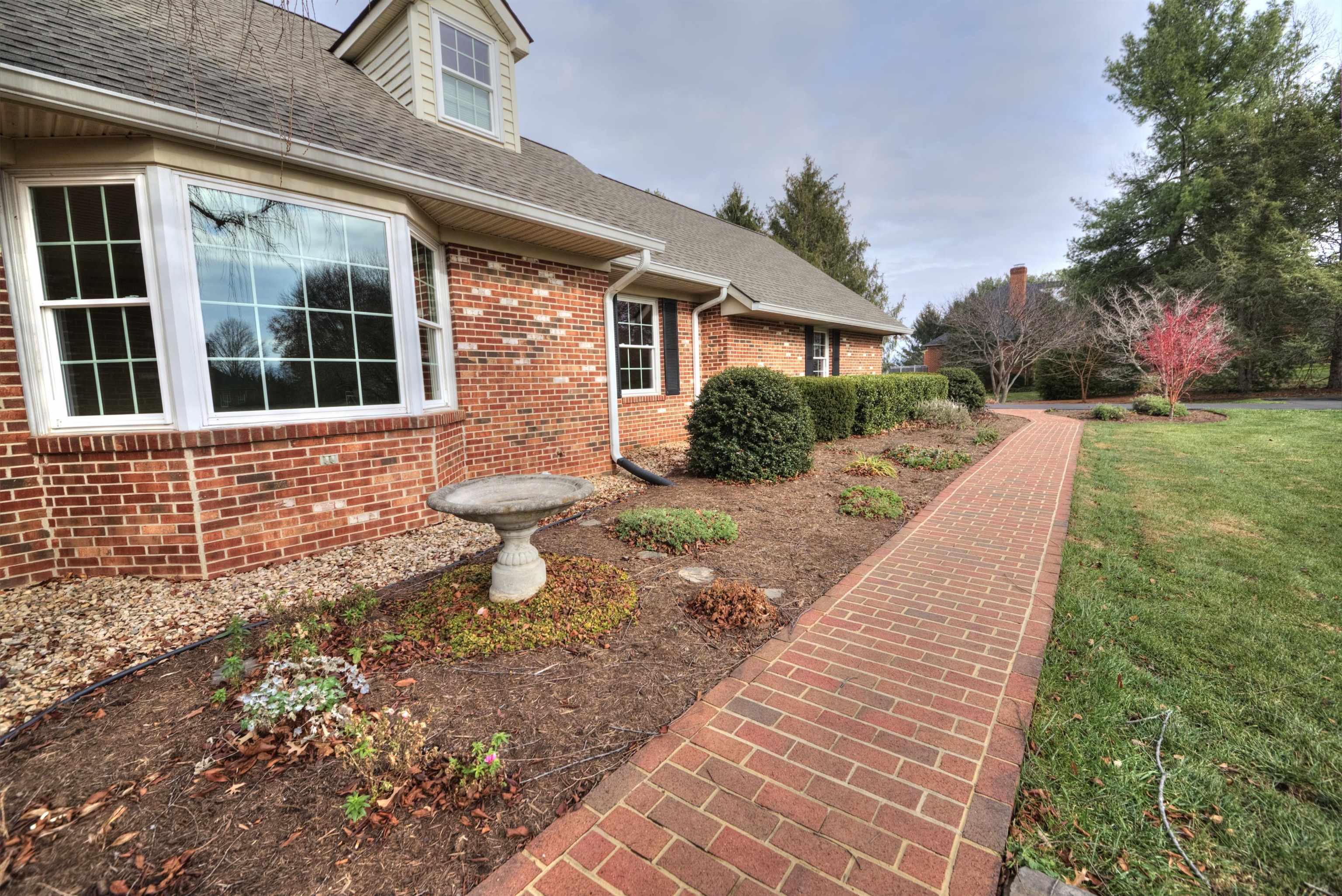 152 HUNTINGTON PL, WAYNESBORO, Virginia 22980, 4 Bedrooms Bedrooms, ,3 BathroomsBathrooms,Residential,152 HUNTINGTON PL,671368 MLS # 671368 152 HUNTINGTON PL, WAYNESBORO, Virginia 22980, 4 Bedrooms Bedrooms, ,3 BathroomsBathrooms,Residential,152 HUNTINGTON PL,671368 MLS # 671368