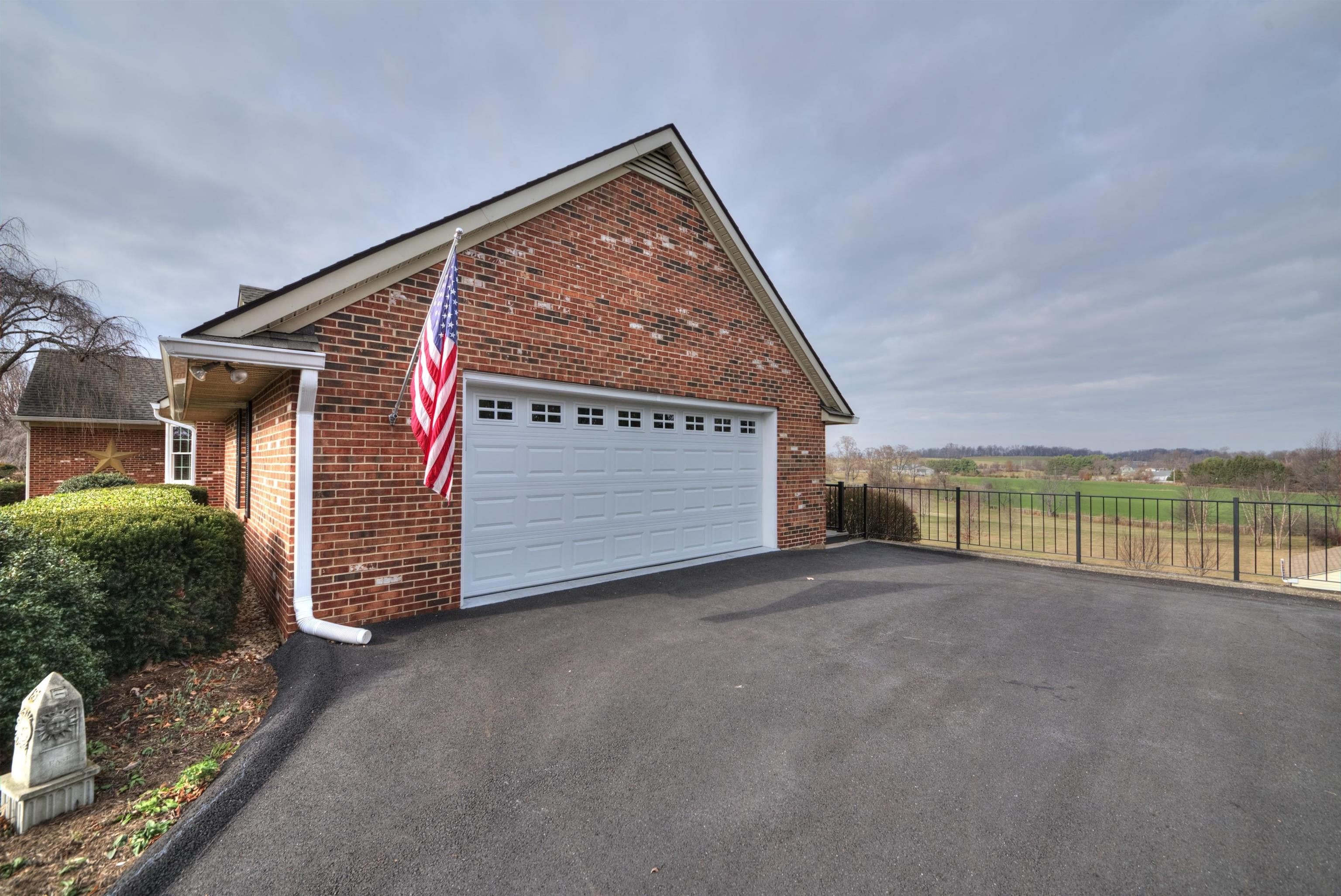 152 HUNTINGTON PL, WAYNESBORO, Virginia 22980, 4 Bedrooms Bedrooms, ,3 BathroomsBathrooms,Residential,152 HUNTINGTON PL,671368 MLS # 671368 152 HUNTINGTON PL, WAYNESBORO, Virginia 22980, 4 Bedrooms Bedrooms, ,3 BathroomsBathrooms,Residential,152 HUNTINGTON PL,671368 MLS # 671368