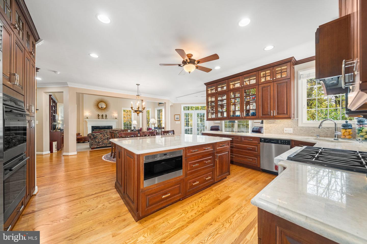 10121 RATCLIFFE MANOR DR, FAIRFAX, Virginia 22030, 6 Bedrooms Bedrooms, ,5 BathroomsBathrooms,Residential,For sale,10121 RATCLIFFE MANOR DR,VAFC2007372 MLS # VAFC2007372