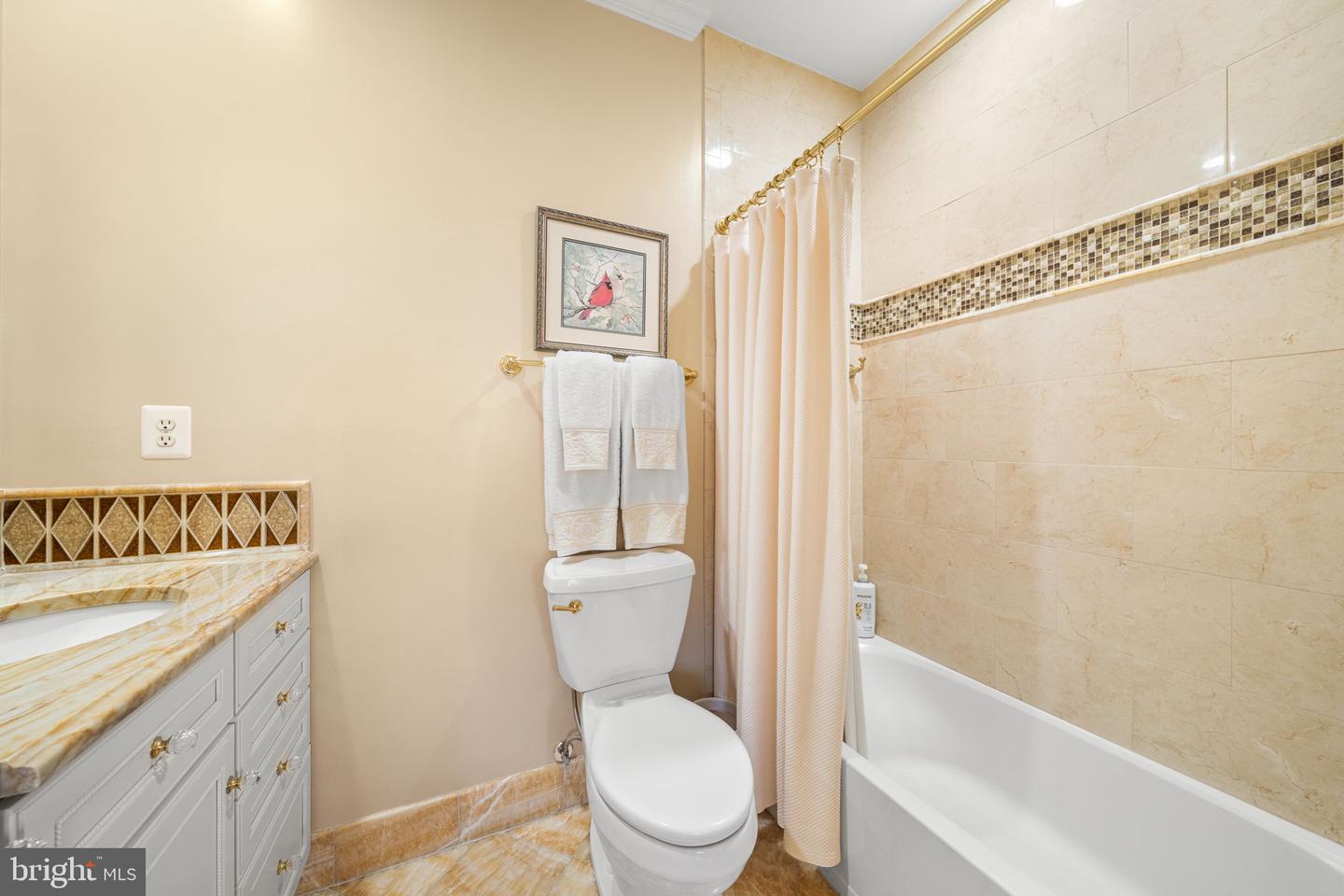 10121 RATCLIFFE MANOR DR, FAIRFAX, Virginia 22030, 6 Bedrooms Bedrooms, ,5 BathroomsBathrooms,Residential,For sale,10121 RATCLIFFE MANOR DR,VAFC2007372 MLS # VAFC2007372