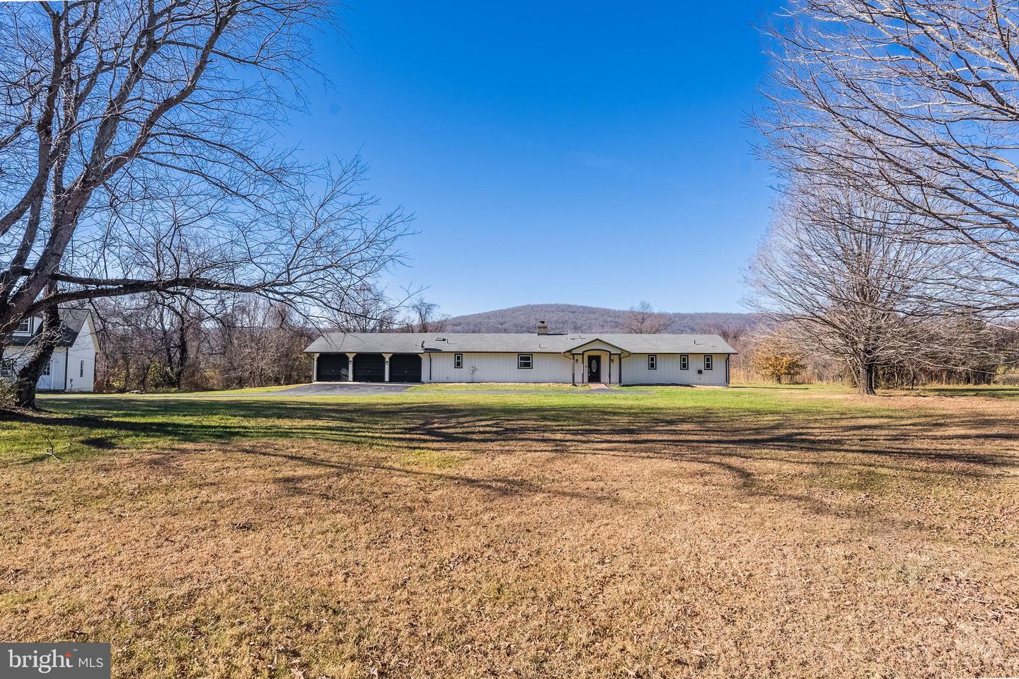 33900 AUSTIN GROVE RD, BLUEMONT, Virginia 20135, 3 Bedrooms Bedrooms, 7 Rooms Rooms,2 BathroomsBathrooms,Residential,For sale,33900 AUSTIN GROVE RD,VALO2111036 MLS # VALO2111036 33900 AUSTIN GROVE RD, BLUEMONT, Virginia 20135, 3 Bedrooms Bedrooms, 7 Rooms Rooms,2 BathroomsBathrooms,Residential,For sale,33900 AUSTIN GROVE RD,VALO2111036 MLS # VALO2111036