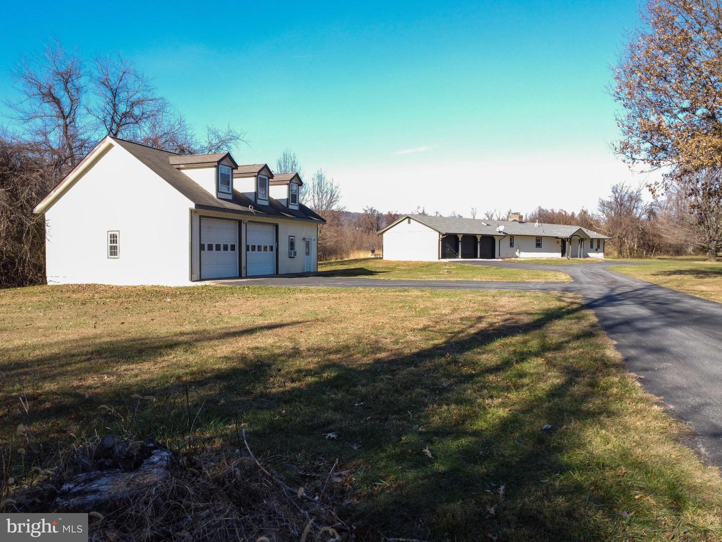 33900 AUSTIN GROVE RD, BLUEMONT, Virginia 20135, 3 Bedrooms Bedrooms, 7 Rooms Rooms,2 BathroomsBathrooms,Residential,For sale,33900 AUSTIN GROVE RD,VALO2111036 MLS # VALO2111036 33900 AUSTIN GROVE RD, BLUEMONT, Virginia 20135, 3 Bedrooms Bedrooms, 7 Rooms Rooms,2 BathroomsBathrooms,Residential,For sale,33900 AUSTIN GROVE RD,VALO2111036 MLS # VALO2111036