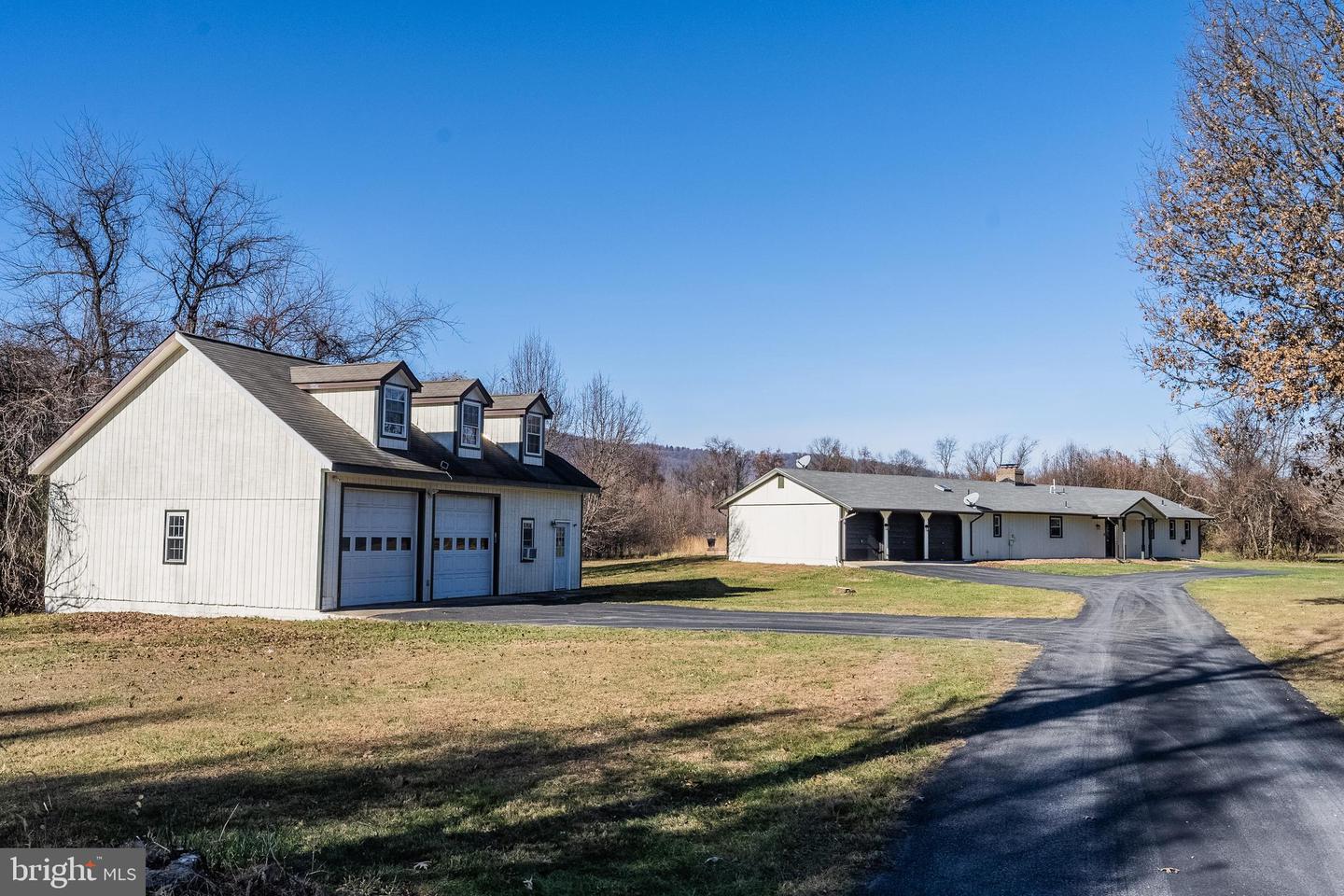 33900 AUSTIN GROVE RD, BLUEMONT, Virginia 20135, 3 Bedrooms Bedrooms, 7 Rooms Rooms,2 BathroomsBathrooms,Residential,For sale,33900 AUSTIN GROVE RD,VALO2111036 MLS # VALO2111036 33900 AUSTIN GROVE RD, BLUEMONT, Virginia 20135, 3 Bedrooms Bedrooms, 7 Rooms Rooms,2 BathroomsBathrooms,Residential,For sale,33900 AUSTIN GROVE RD,VALO2111036 MLS # VALO2111036