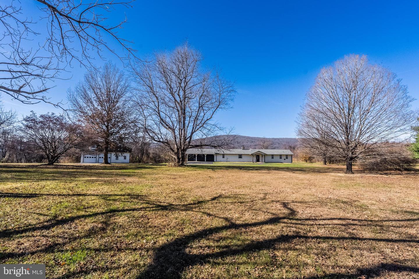 33900 AUSTIN GROVE RD, BLUEMONT, Virginia 20135, 3 Bedrooms Bedrooms, 7 Rooms Rooms,2 BathroomsBathrooms,Residential,For sale,33900 AUSTIN GROVE RD,VALO2111036 MLS # VALO2111036 33900 AUSTIN GROVE RD, BLUEMONT, Virginia 20135, 3 Bedrooms Bedrooms, 7 Rooms Rooms,2 BathroomsBathrooms,Residential,For sale,33900 AUSTIN GROVE RD,VALO2111036 MLS # VALO2111036