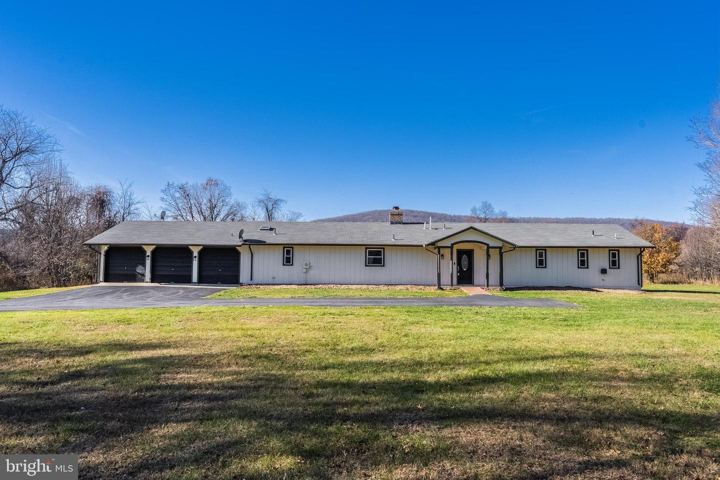 33900 AUSTIN GROVE RD, BLUEMONT, Virginia 20135, 3 Bedrooms Bedrooms, 7 Rooms Rooms,2 BathroomsBathrooms,Residential,For sale,33900 AUSTIN GROVE RD,VALO2111036 MLS # VALO2111036 33900 AUSTIN GROVE RD, BLUEMONT, Virginia 20135, 3 Bedrooms Bedrooms, 7 Rooms Rooms,2 BathroomsBathrooms,Residential,For sale,33900 AUSTIN GROVE RD,VALO2111036 MLS # VALO2111036