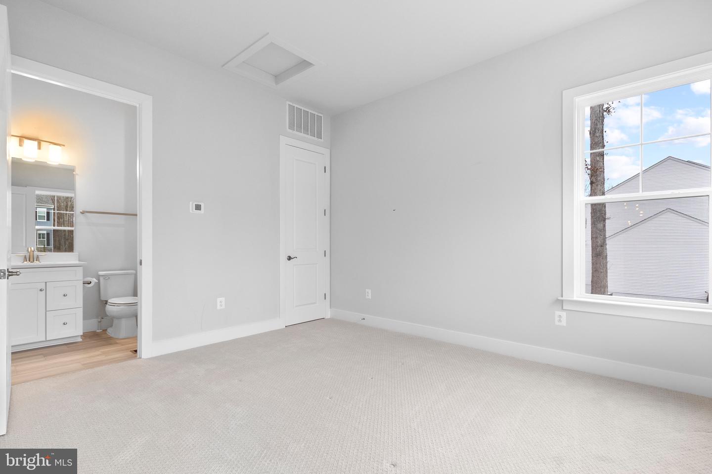 8618 SYCAMORE SPRINGS WAY, NOKESVILLE, Virginia 20181, 5 Bedrooms Bedrooms, ,5 BathroomsBathrooms,Residential,For sale,8618 SYCAMORE SPRINGS WAY,VAPW2107746 MLS # VAPW2107746 8618 SYCAMORE SPRINGS WAY, NOKESVILLE, Virginia 20181, 5 Bedrooms Bedrooms, ,5 BathroomsBathrooms,Residential,For sale,8618 SYCAMORE SPRINGS WAY,VAPW2107746 MLS # VAPW2107746