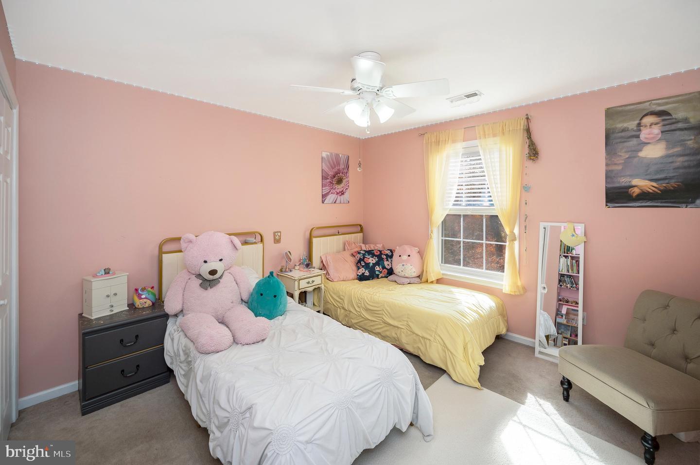 8 OAK CREST CT, FREDERICKSBURG, Virginia 22405, 5 Bedrooms Bedrooms, ,3 BathroomsBathrooms,Residential,For sale,8 OAK CREST CT,VAST2044224 MLS # VAST2044224