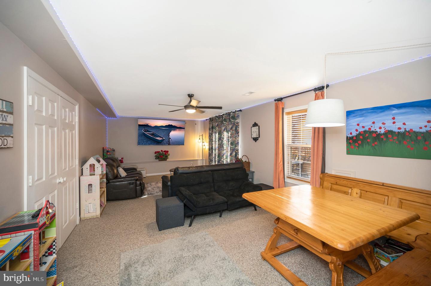 8 OAK CREST CT, FREDERICKSBURG, Virginia 22405, 5 Bedrooms Bedrooms, ,3 BathroomsBathrooms,Residential,For sale,8 OAK CREST CT,VAST2044224 MLS # VAST2044224