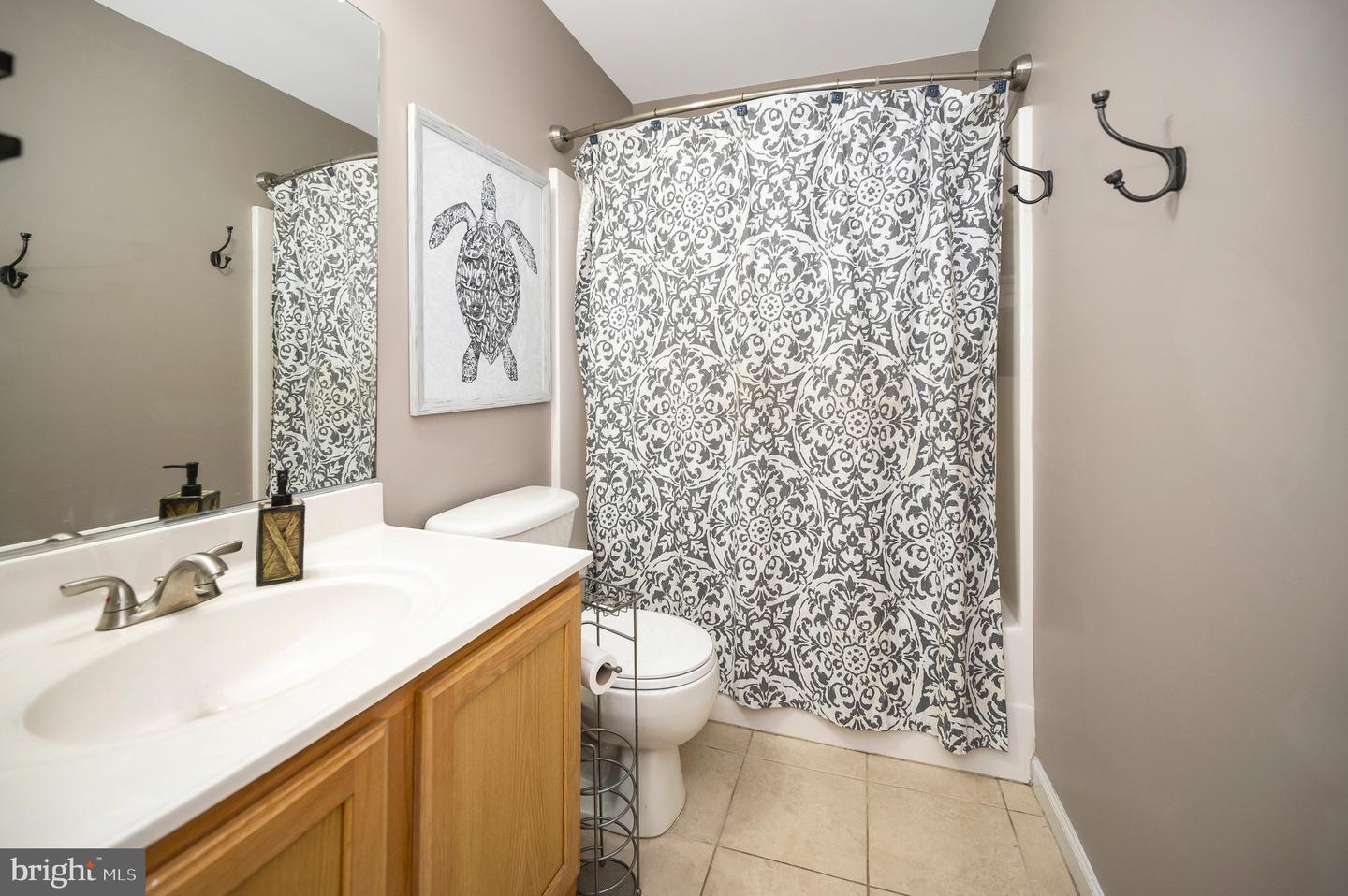 8 OAK CREST CT, FREDERICKSBURG, Virginia 22405, 5 Bedrooms Bedrooms, ,3 BathroomsBathrooms,Residential,For sale,8 OAK CREST CT,VAST2044224 MLS # VAST2044224