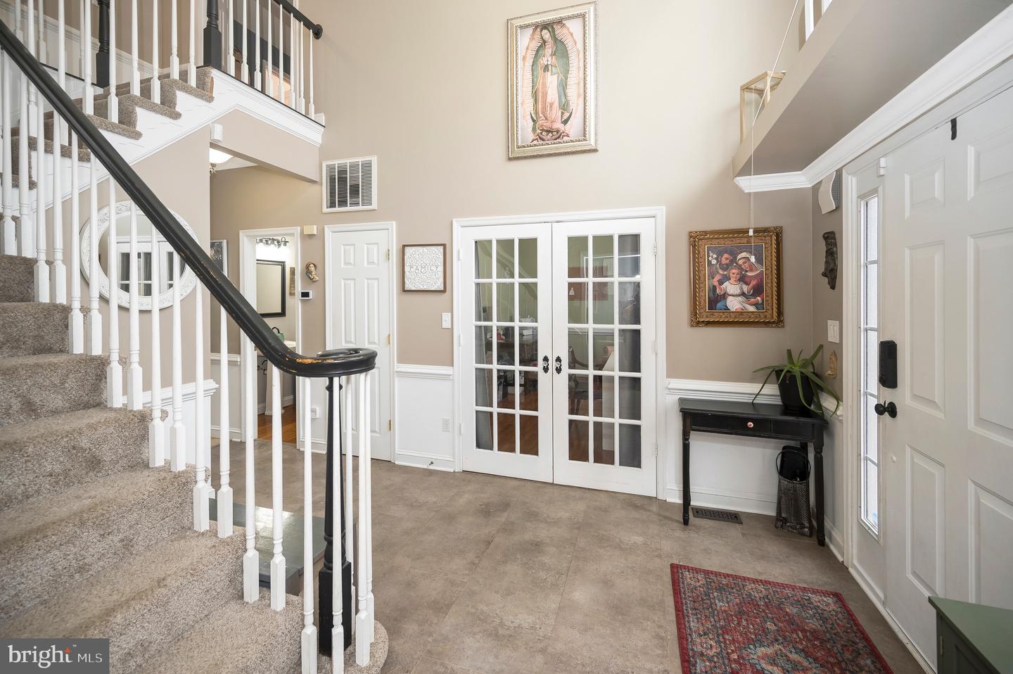 8 OAK CREST CT, FREDERICKSBURG, Virginia 22405, 5 Bedrooms Bedrooms, ,3 BathroomsBathrooms,Residential,For sale,8 OAK CREST CT,VAST2044224 MLS # VAST2044224