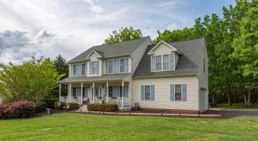 10747 GREENBRIAR LN, SPOTSYLVANIA, Virginia 22553, 5 Bedrooms Bedrooms, ,3 BathroomsBathrooms,Residential,For sale,10747 GREENBRIAR LN,VASP2037618 MLS # VASP2037618