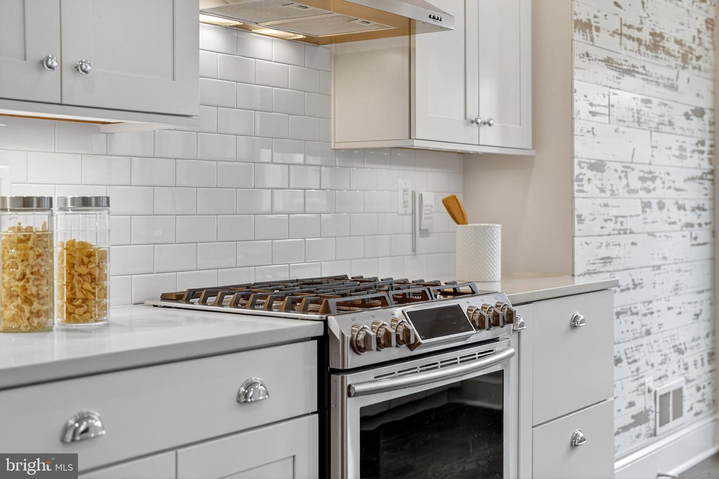 114 4TH ST NE, WASHINGTON, District Of Columbia 20002, 4 Bedrooms Bedrooms, ,3 BathroomsBathrooms,Residential,For sale,114 4TH ST NE,DCDC2232728 MLS # DCDC2232728