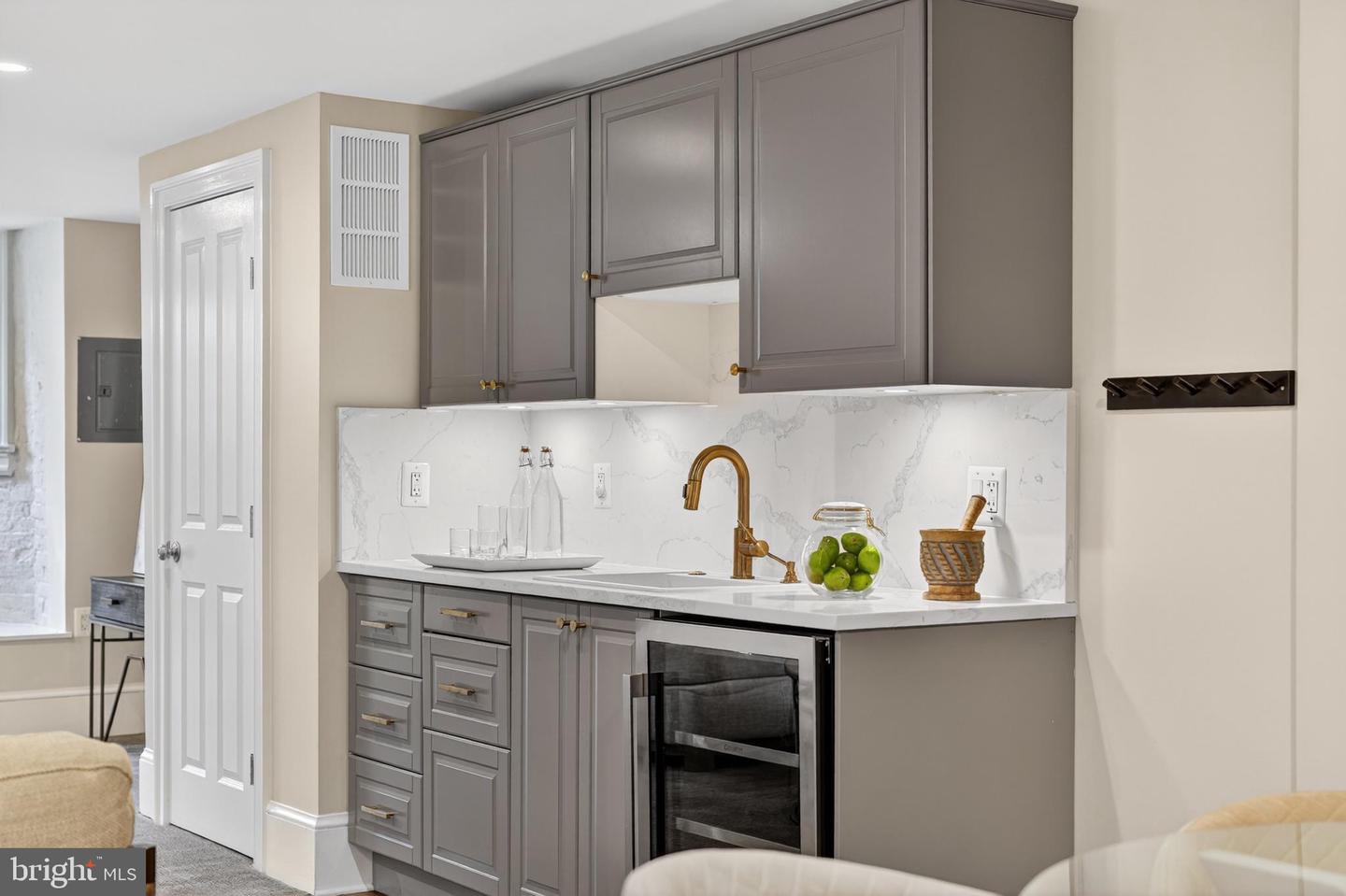 114 4TH ST NE, WASHINGTON, District Of Columbia 20002, 4 Bedrooms Bedrooms, ,3 BathroomsBathrooms,Residential,For sale,114 4TH ST NE,DCDC2232728 MLS # DCDC2232728