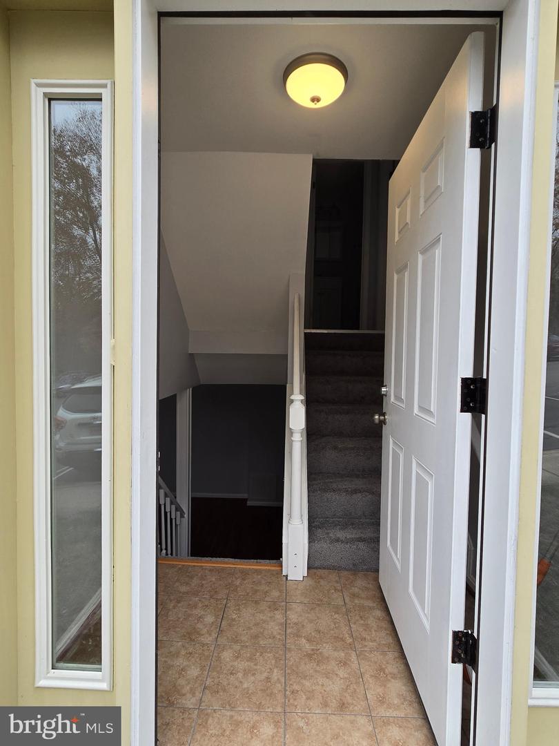 9812 HAGEL CIR, LORTON, Virginia 22079, 4 Bedrooms Bedrooms, ,2 BathroomsBathrooms,Residential,For sale,9812 HAGEL CIR,VAFX2280132 MLS # VAFX2280132