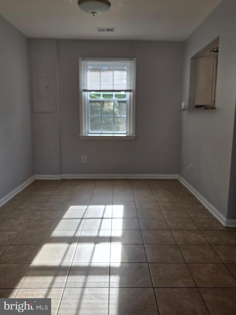 9812 HAGEL CIR, LORTON, Virginia 22079, 4 Bedrooms Bedrooms, ,2 BathroomsBathrooms,Residential,For sale,9812 HAGEL CIR,VAFX2280132 MLS # VAFX2280132