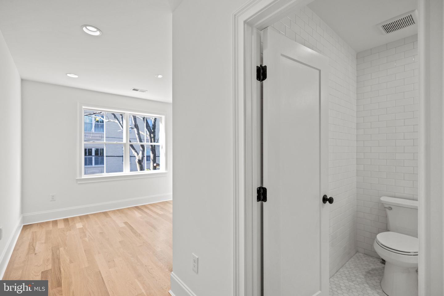 25 T ST NW, WASHINGTON, District Of Columbia 20010, 4 Bedrooms Bedrooms, ,3 BathroomsBathrooms,Residential,For sale,25 T ST NW,DCDC2232742 MLS # DCDC2232742