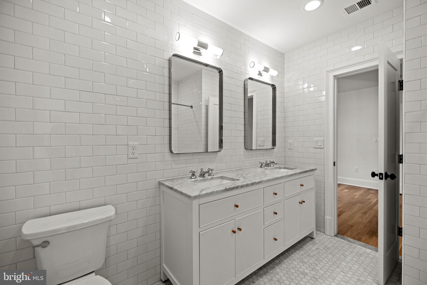 25 T ST NW, WASHINGTON, District Of Columbia 20010, 4 Bedrooms Bedrooms, ,3 BathroomsBathrooms,Residential,For sale,25 T ST NW,DCDC2232742 MLS # DCDC2232742