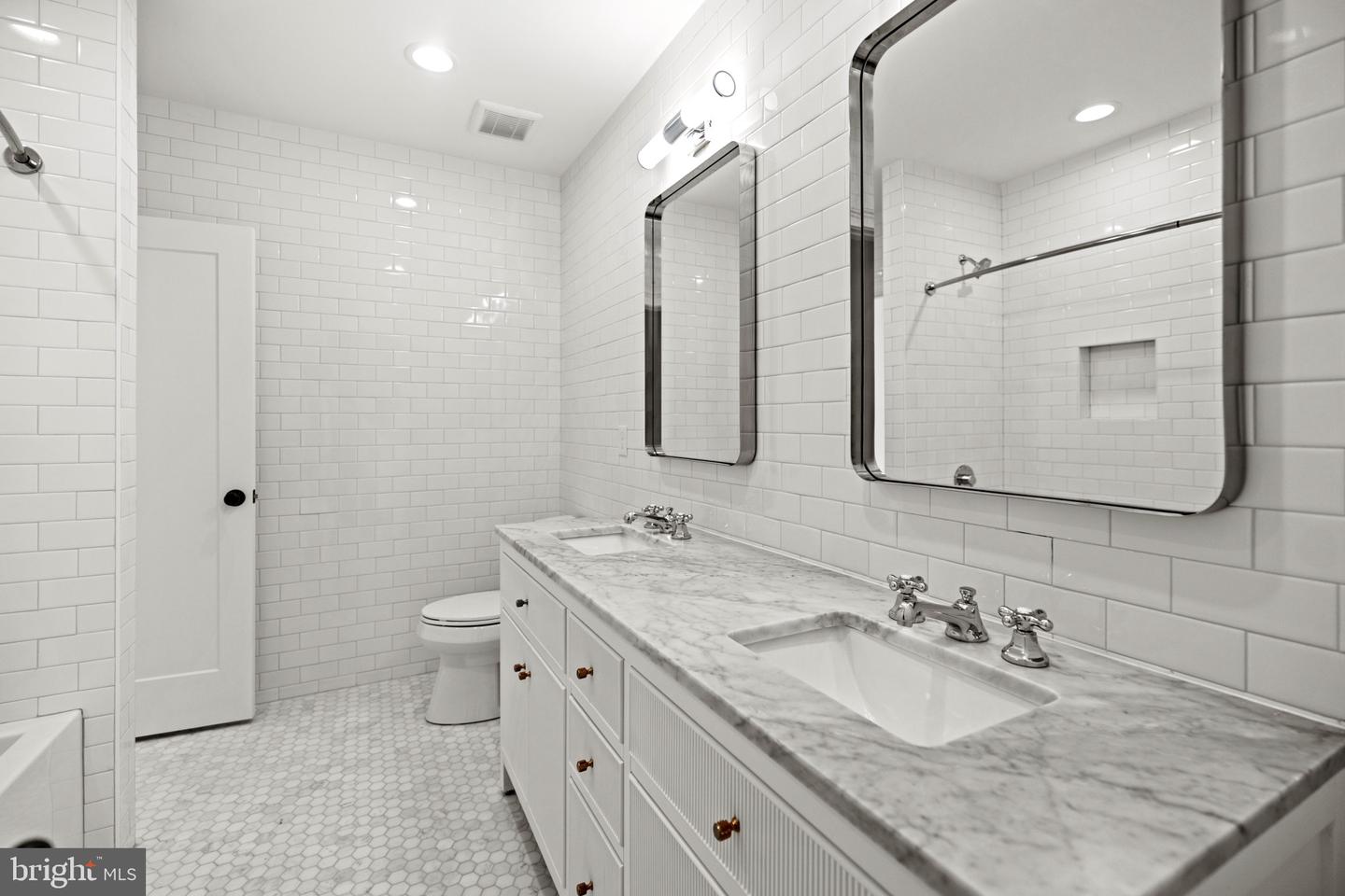 25 T ST NW, WASHINGTON, District Of Columbia 20010, 4 Bedrooms Bedrooms, ,3 BathroomsBathrooms,Residential,For sale,25 T ST NW,DCDC2232742 MLS # DCDC2232742