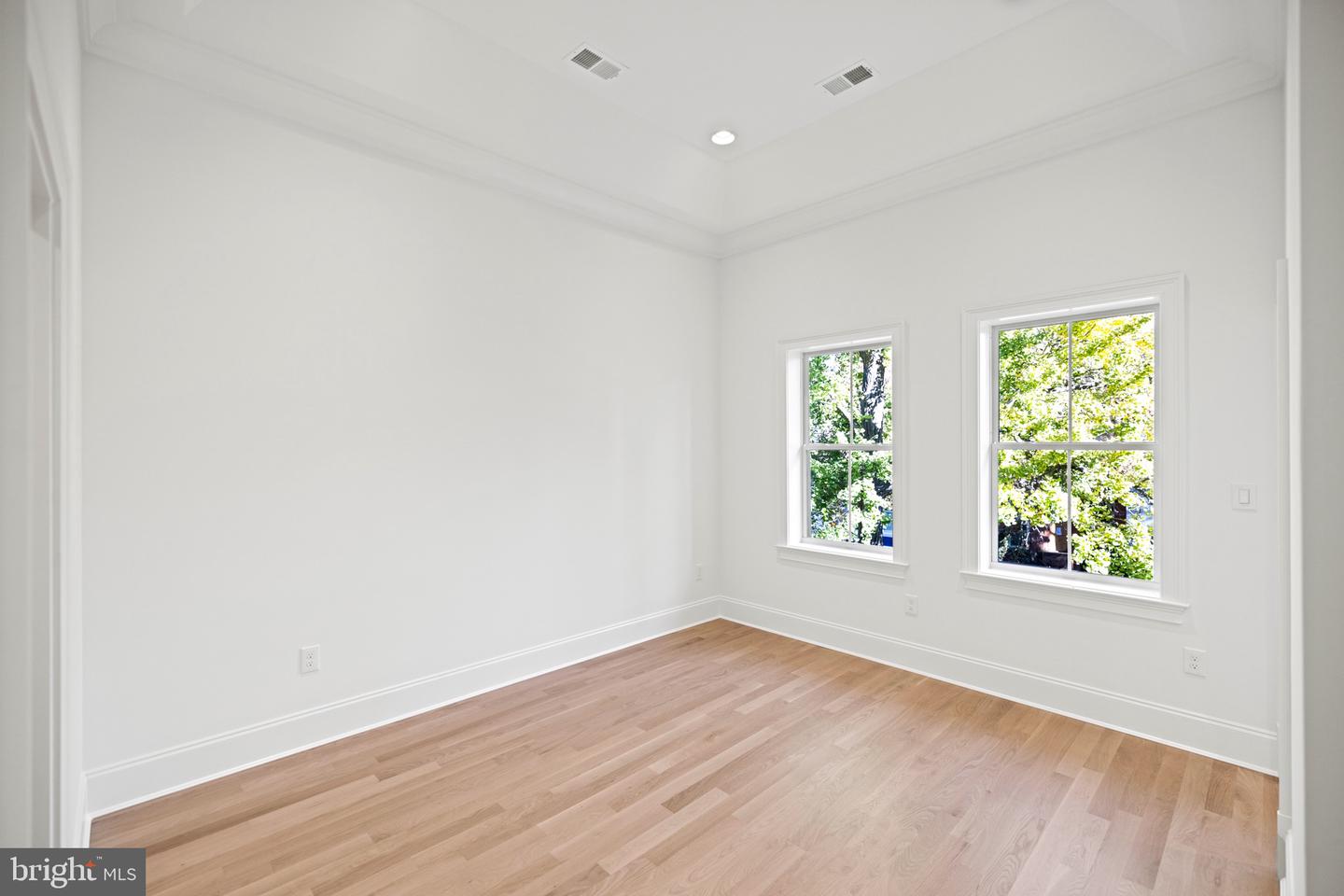 25 T ST NW, WASHINGTON, District Of Columbia 20010, 4 Bedrooms Bedrooms, ,3 BathroomsBathrooms,Residential,For sale,25 T ST NW,DCDC2232742 MLS # DCDC2232742