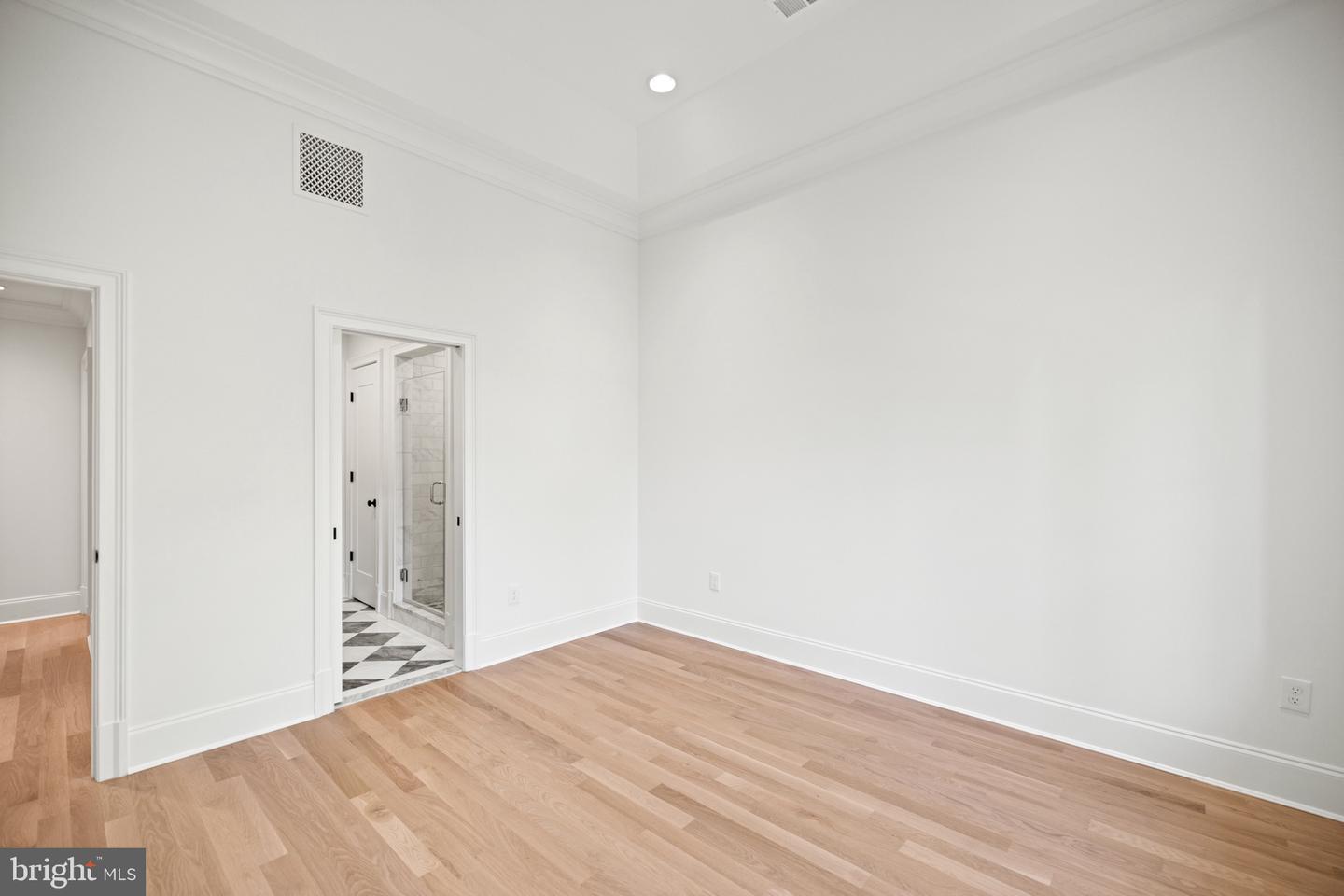 25 T ST NW, WASHINGTON, District Of Columbia 20010, 4 Bedrooms Bedrooms, ,3 BathroomsBathrooms,Residential,For sale,25 T ST NW,DCDC2232742 MLS # DCDC2232742