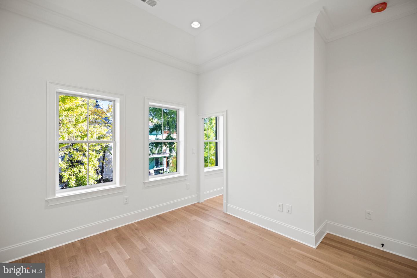 25 T ST NW, WASHINGTON, District Of Columbia 20010, 4 Bedrooms Bedrooms, ,3 BathroomsBathrooms,Residential,For sale,25 T ST NW,DCDC2232742 MLS # DCDC2232742