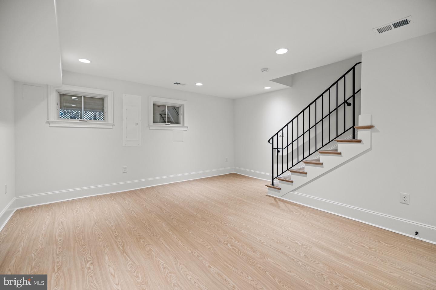 25 T ST NW, WASHINGTON, District Of Columbia 20010, 4 Bedrooms Bedrooms, ,3 BathroomsBathrooms,Residential,For sale,25 T ST NW,DCDC2232742 MLS # DCDC2232742