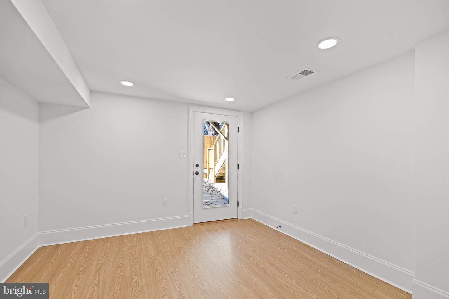 25 T ST NW, WASHINGTON, District Of Columbia 20010, 4 Bedrooms Bedrooms, ,3 BathroomsBathrooms,Residential,For sale,25 T ST NW,DCDC2232742 MLS # DCDC2232742