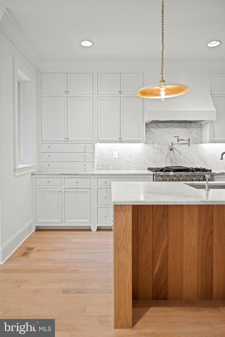 25 T ST NW, WASHINGTON, District Of Columbia 20010, 4 Bedrooms Bedrooms, ,3 BathroomsBathrooms,Residential,For sale,25 T ST NW,DCDC2232742 MLS # DCDC2232742