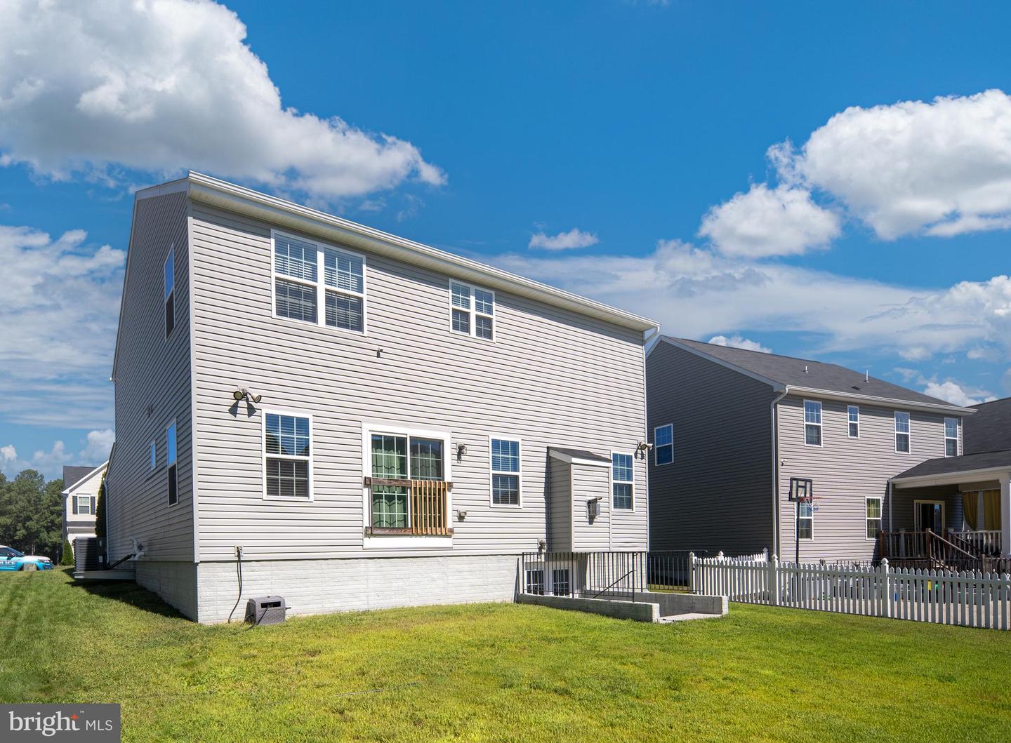 5360 HOLLEY OAK LN, FREDERICKSBURG, Virginia 22407, 4 Bedrooms Bedrooms, ,2 BathroomsBathrooms,Residential,For sale,5360 HOLLEY OAK LN,VASP2037782 MLS # VASP2037782