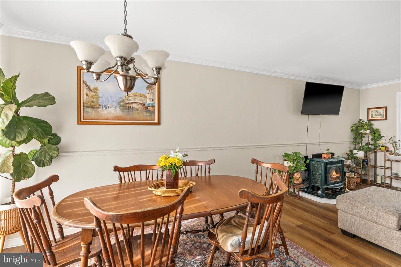 621 HOLLY CORNER RD, FREDERICKSBURG, Virginia 22406, 3 Bedrooms Bedrooms, 5 Rooms Rooms,2 BathroomsBathrooms,Residential,For sale,621 HOLLY CORNER RD,VAST2043240 MLS # VAST2043240