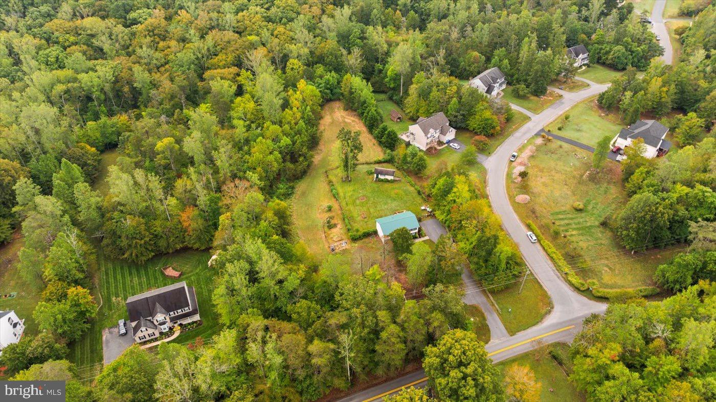 621 HOLLY CORNER RD, FREDERICKSBURG, Virginia 22406, 3 Bedrooms Bedrooms, 5 Rooms Rooms,2 BathroomsBathrooms,Residential,For sale,621 HOLLY CORNER RD,VAST2043240 MLS # VAST2043240