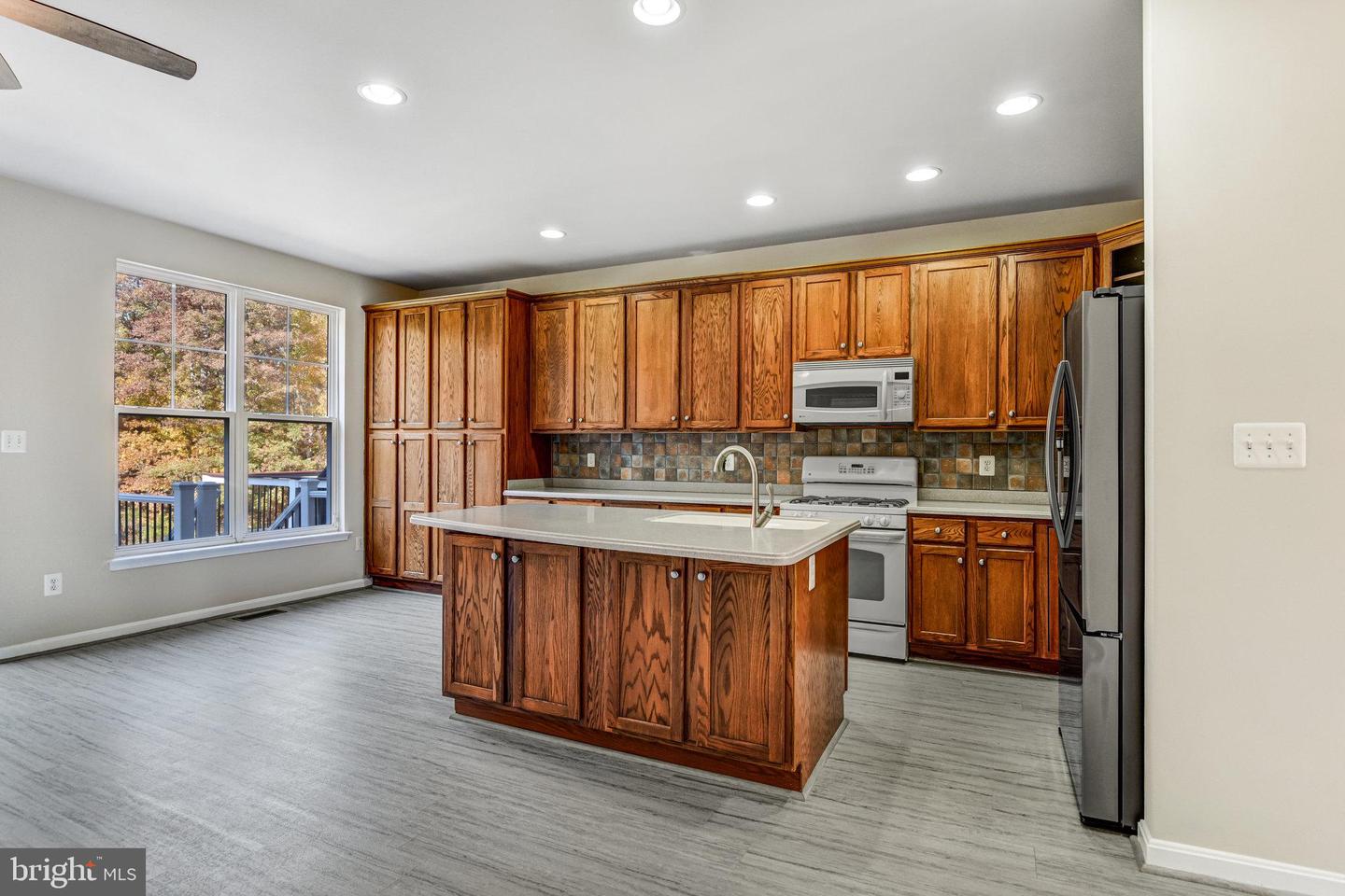 9073 RIBBON FALLS LOOP, BRISTOW, Virginia 20136, 4 Bedrooms Bedrooms, ,3 BathroomsBathrooms,Residential,For sale,9073 RIBBON FALLS LOOP,VAPW2106444 MLS # VAPW2106444