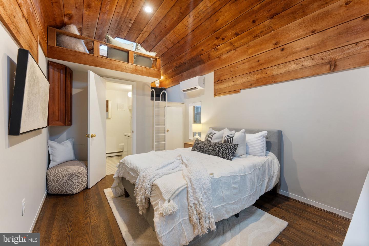 5431 41ST NW, WASHINGTON, District Of Columbia 20015, 4 Bedrooms Bedrooms, ,4 BathroomsBathrooms,Residential,For sale,5431 41ST NW,DCDC2232762 MLS # DCDC2232762